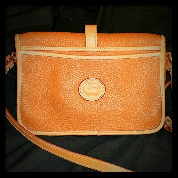Dooney & Bourke Handbags - Dooney & Bourke Purse